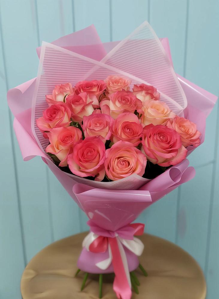 Букет 15 Розовых роз Равель в Старой Майне