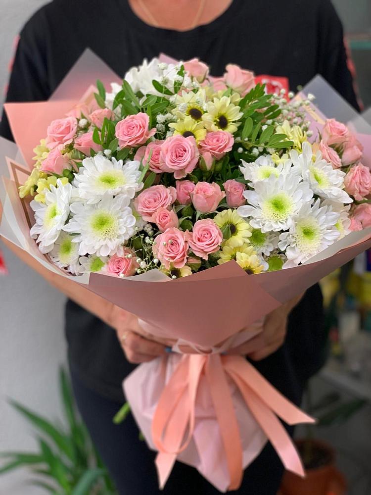 Букет цветов из: Розы и Хризантемы в Старой Майне