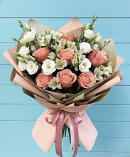 Букет цветов из:  Розы, Альстромерии и Лизиантусы в Старой Майне