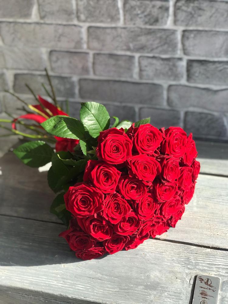 Букет Красные розы Фридом в Старой Майне