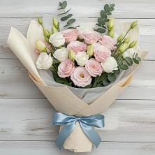 Букет цветов из:  Лизиантусы в Старой Майне