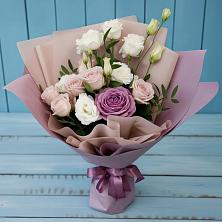 Букет цветов из:  Розы и Лизиантусы в Старой Майне