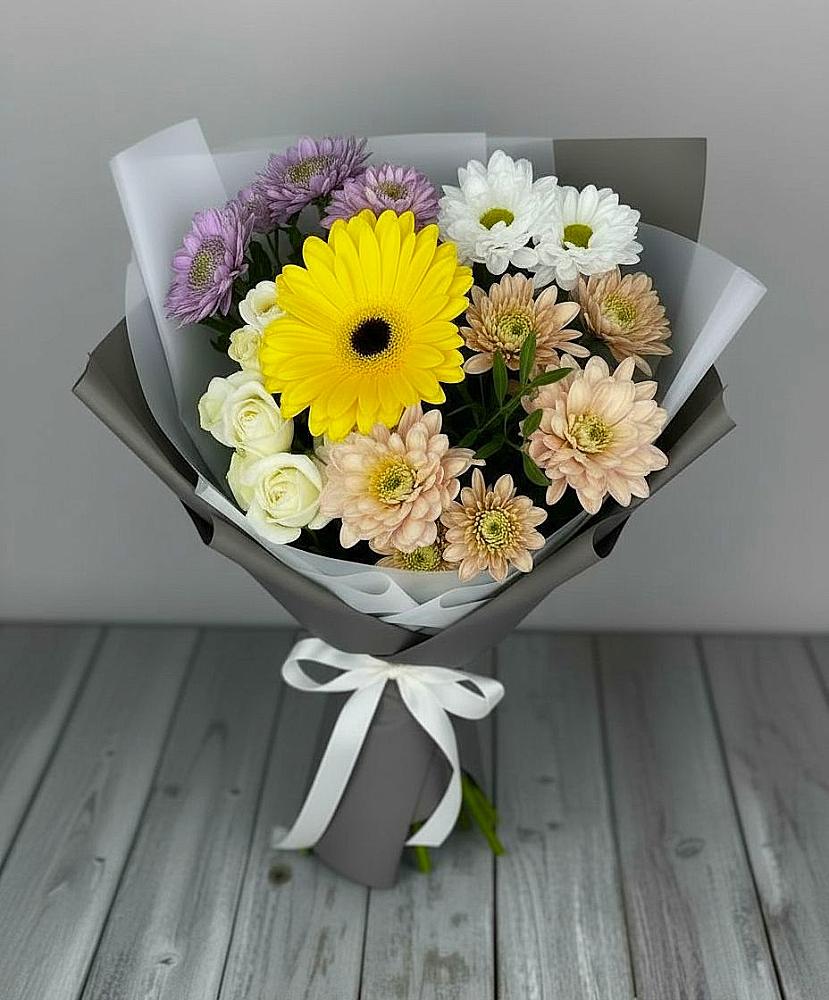 Букет цветов из: Розы, Герберы и Хризантемы в Старой Майне