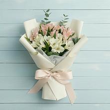 Букет цветов из:  Альстромерии в Старой Майне