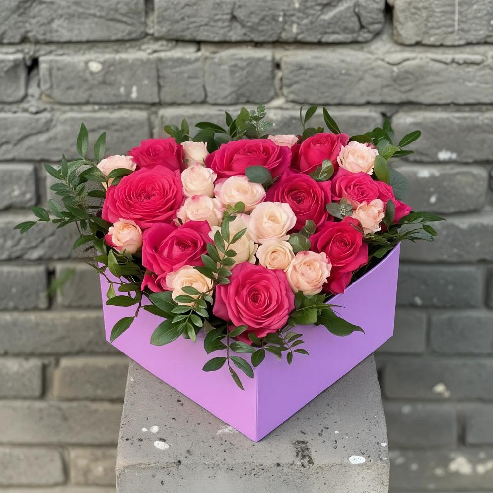 Цветочная композиция из Розы в коробке в Старой Майне