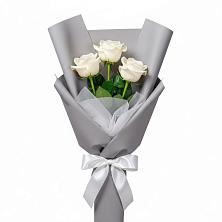 Букет 3 белые розы в Старой Майне