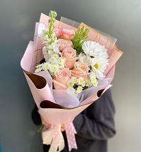 Букет цветов из:  Хризантемы и Розы в Старой Майне