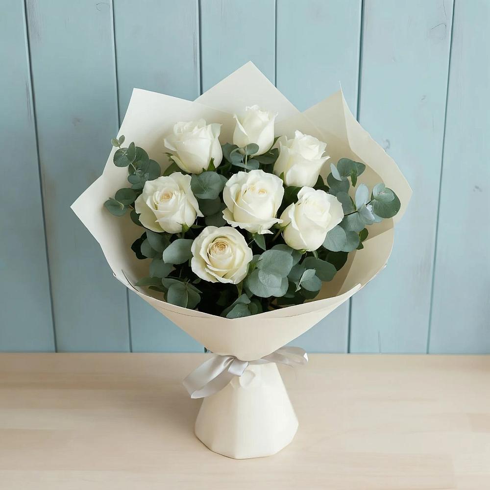 Букет Белые розы в Эвкалипте в Старой Майне