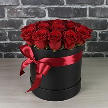 Цветочная композиция из Розы в шляпной коробке в Старой Майне