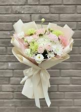 Букет цветов из:  Гвоздики, Розы, Лизиантусы и Хризантемы в Старой Майне