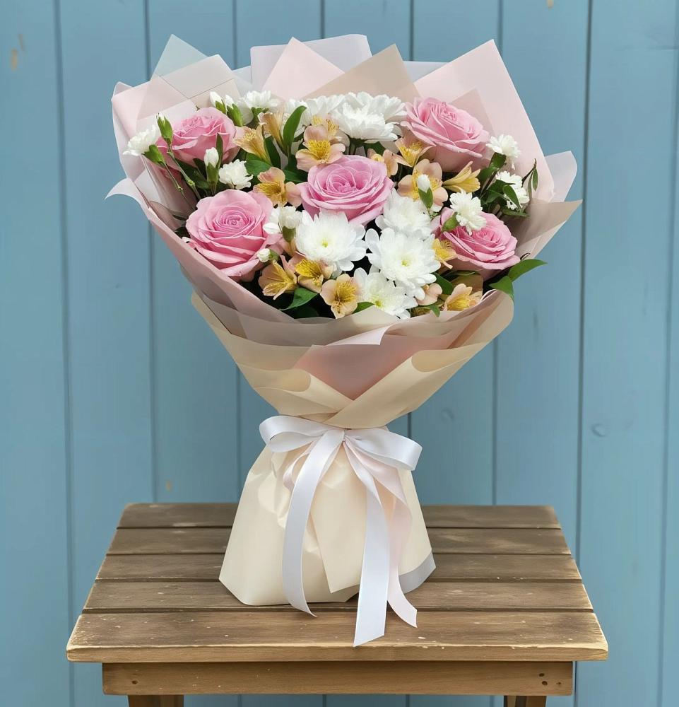 Букет цветов из: Гвоздики, Орхидеи и Розы в Старой Майне