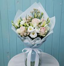 Букет цветов из:  Розы и Лизиантусы #REPLACE_PRED# Старой Майне