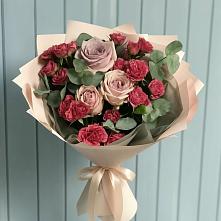 Букет цветов из:  Гвоздики и Розы в Старой Майне