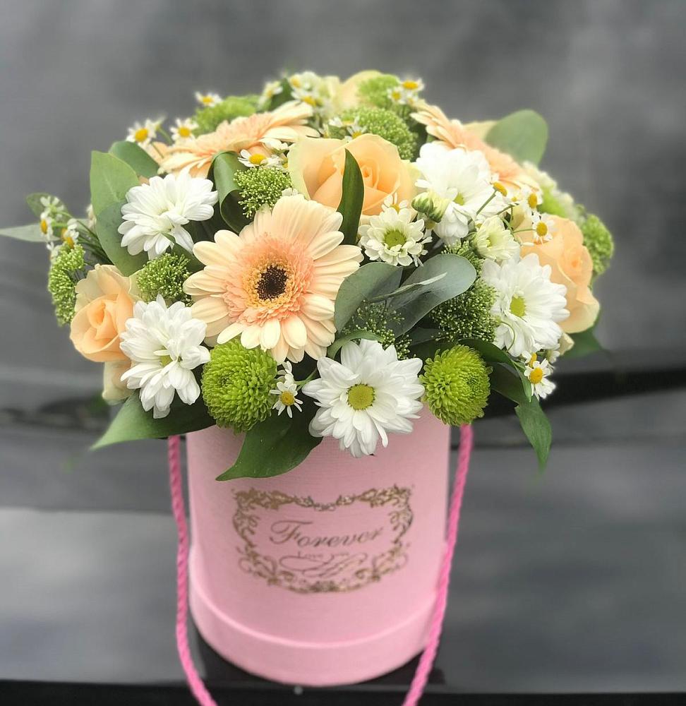 Цветочная композиция из Розы, Герберы и Хризантемы в шляпной коробке в Старой Майне