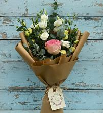 Букет цветов из:  Розы и Лизиантусы #REPLACE_PRED# Старой Майне