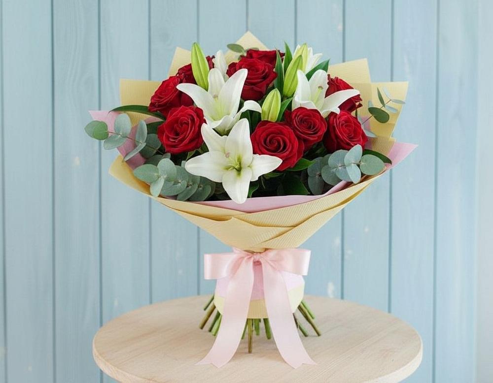 Букет цветов из: Лилии и Розы в Старой Майне